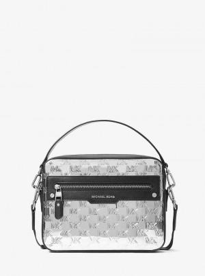 Michaelkors Hudson Logo Embossed Metallic Stříbrné | SN-MK28114